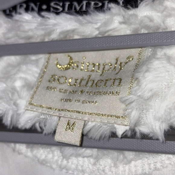 Simply Southern Women's 1/4 Zip Sherpa Quilted Diamond White Soft Size M EUC - Picture 4 of 5